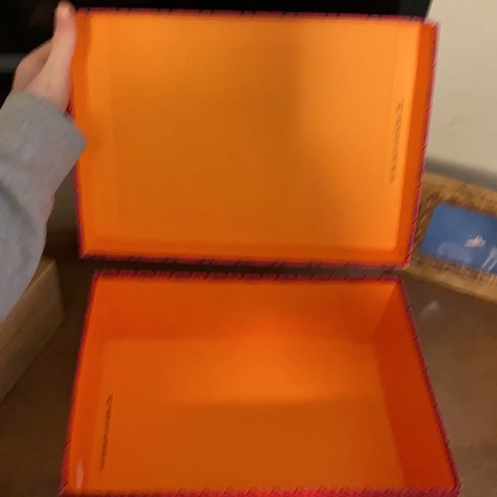 Tori Burch box - Picture 6 of 9